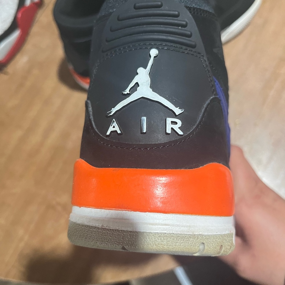 Very lightly worn - Picture 3 of 3